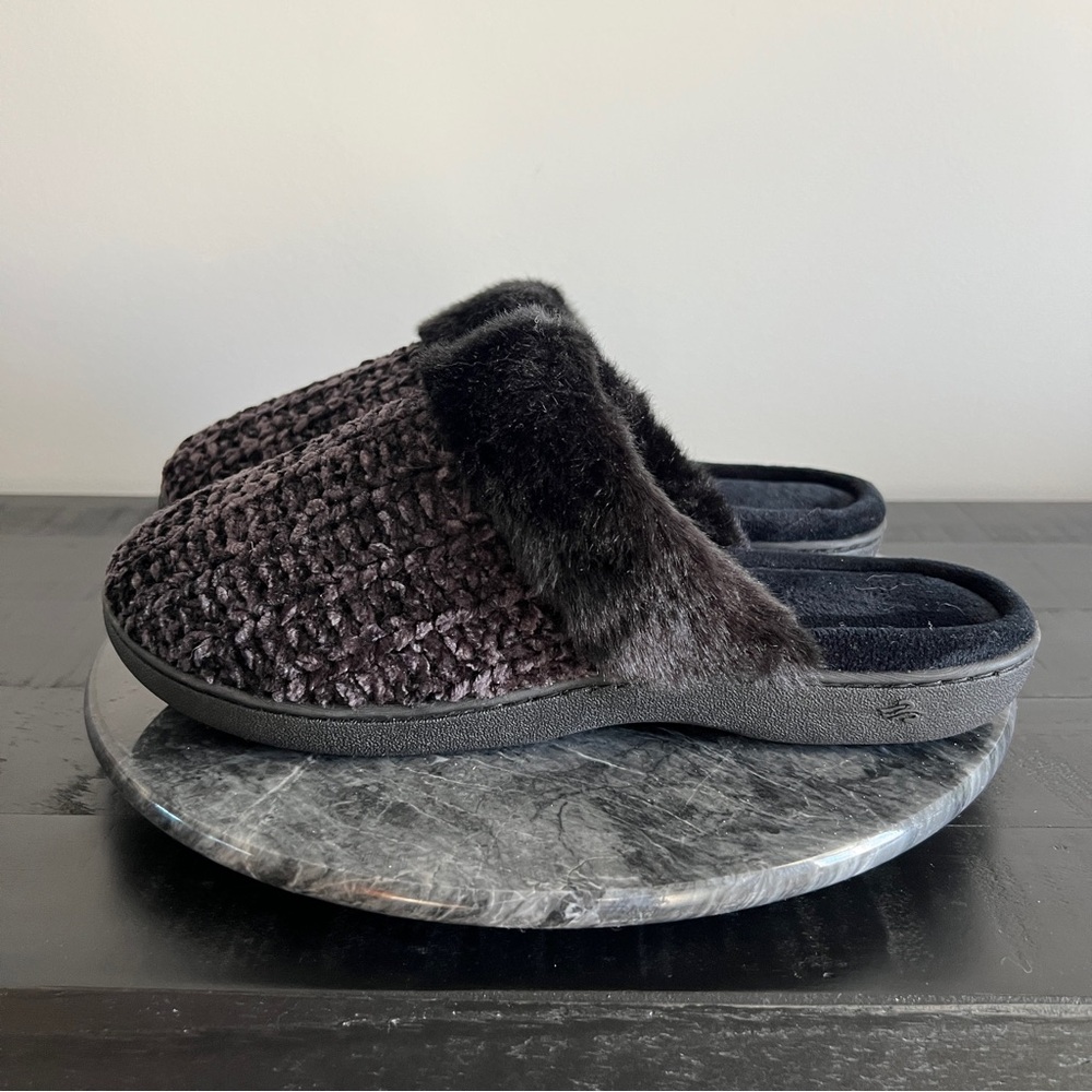 Wishcotton Black Faux Fur Lined Slipper Shoes Women’s size 9-10